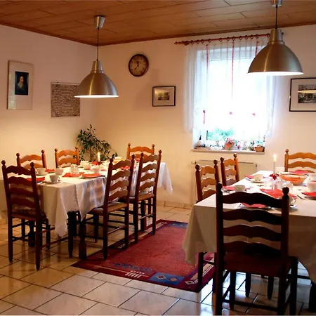 ベッド・アンド・ブレックファスト Landhaus Pension Luetzen-Stadt